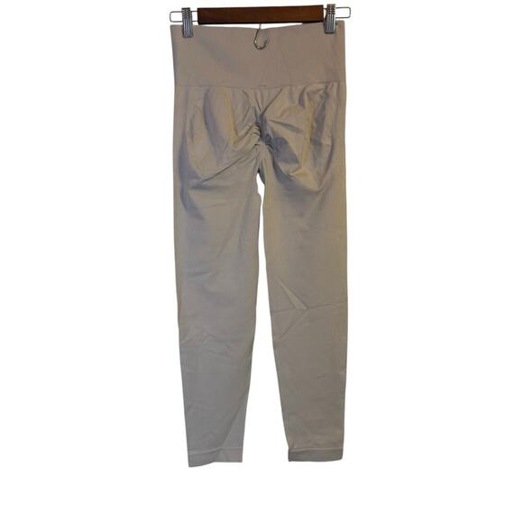 NWT Halara Light gray Leggings | Size L 7/8 | Ribbed Texture | 90% Polyamide - Picture 3 of 7